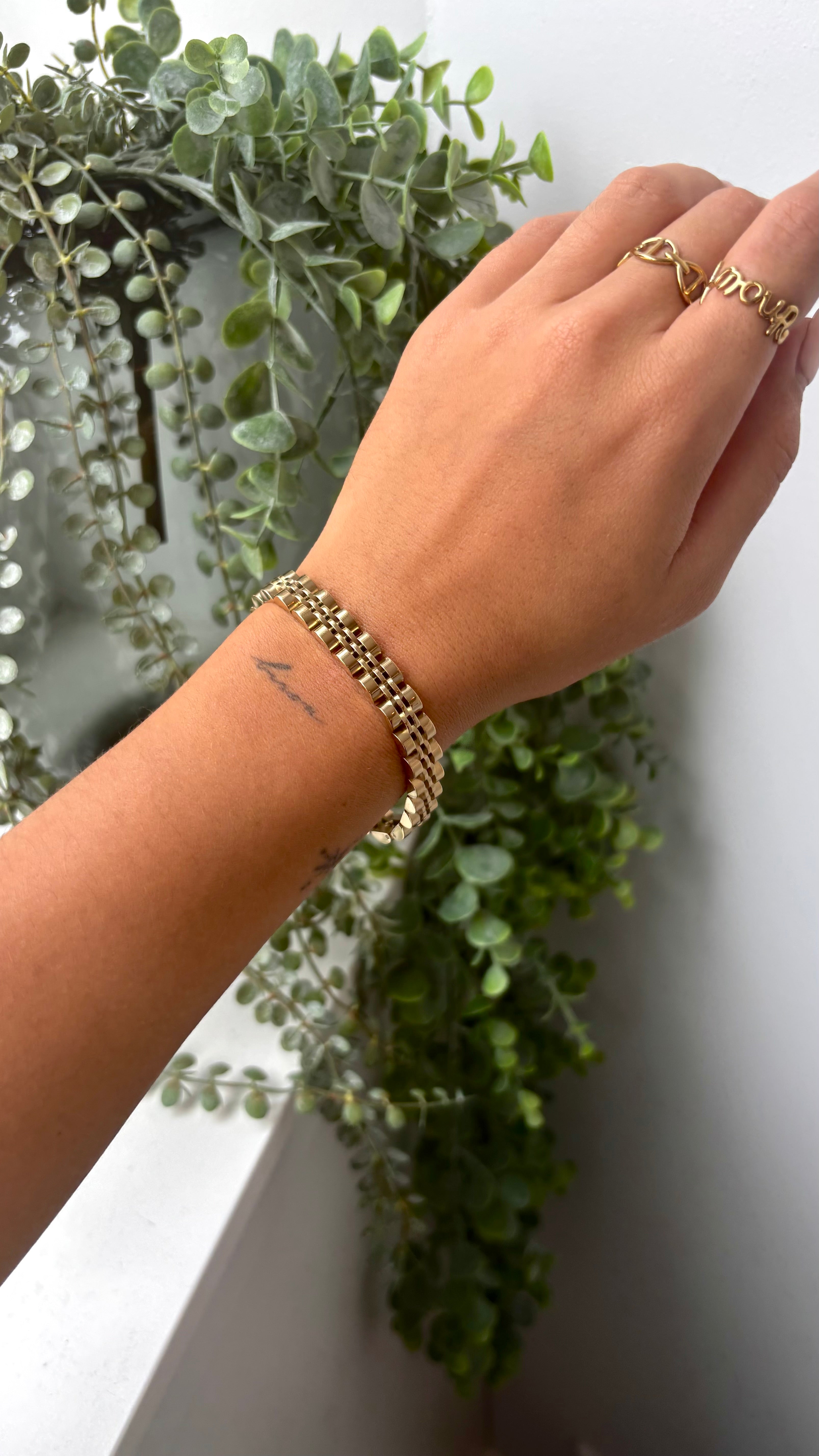 Aura Gold Bracelet