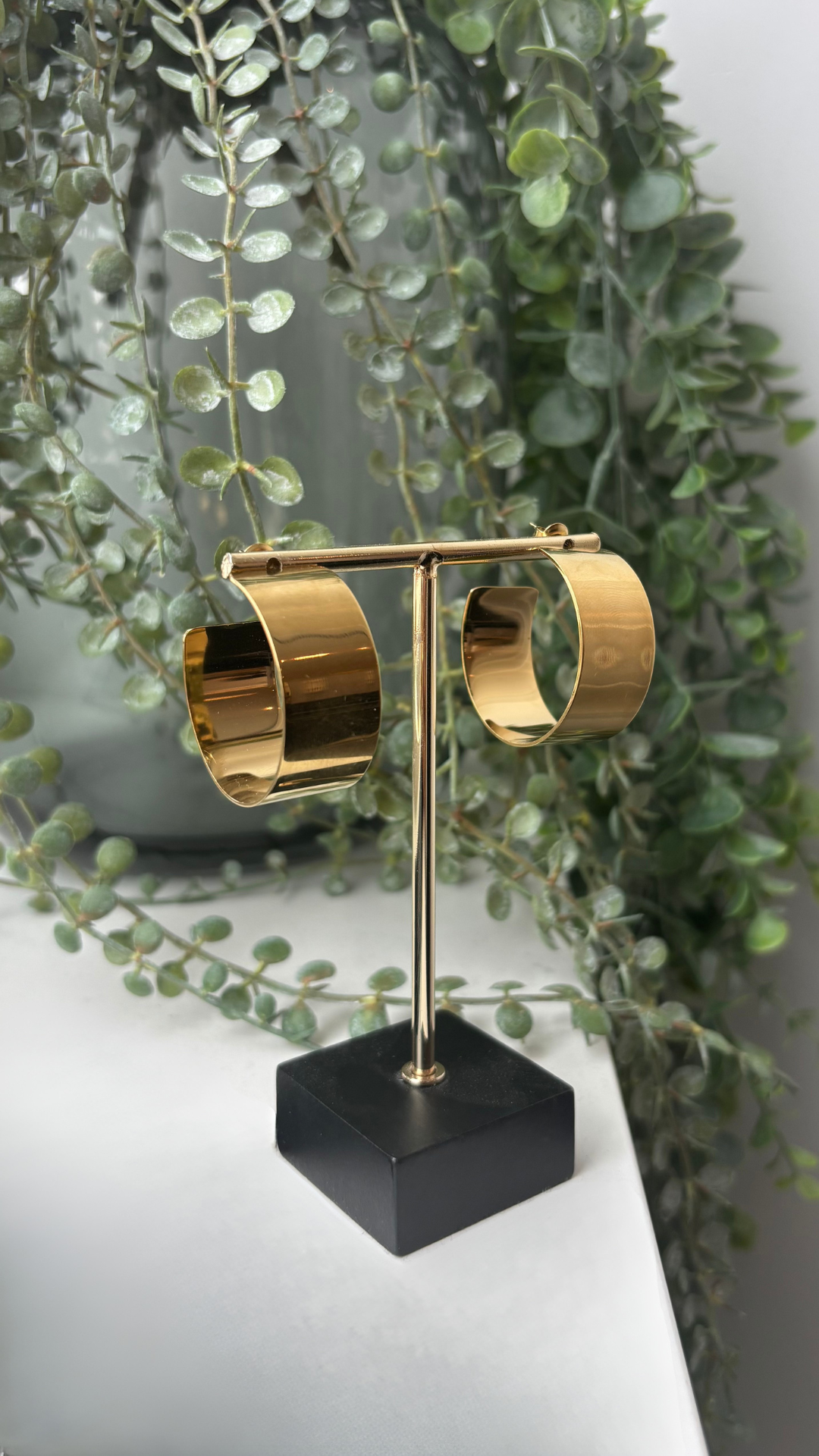 Statement Round Hoops Gold