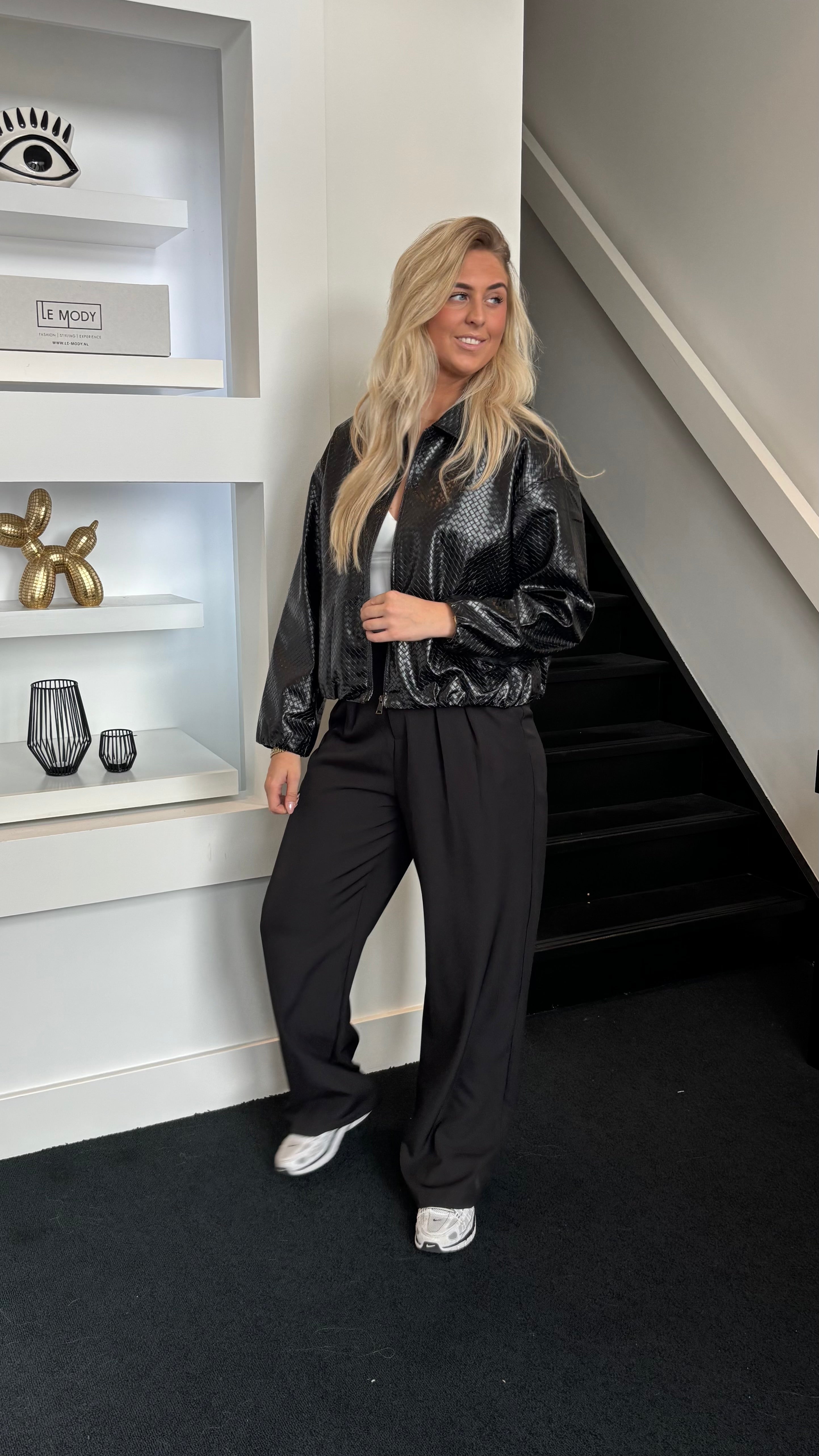 The Signature Row Bomber Black 8380