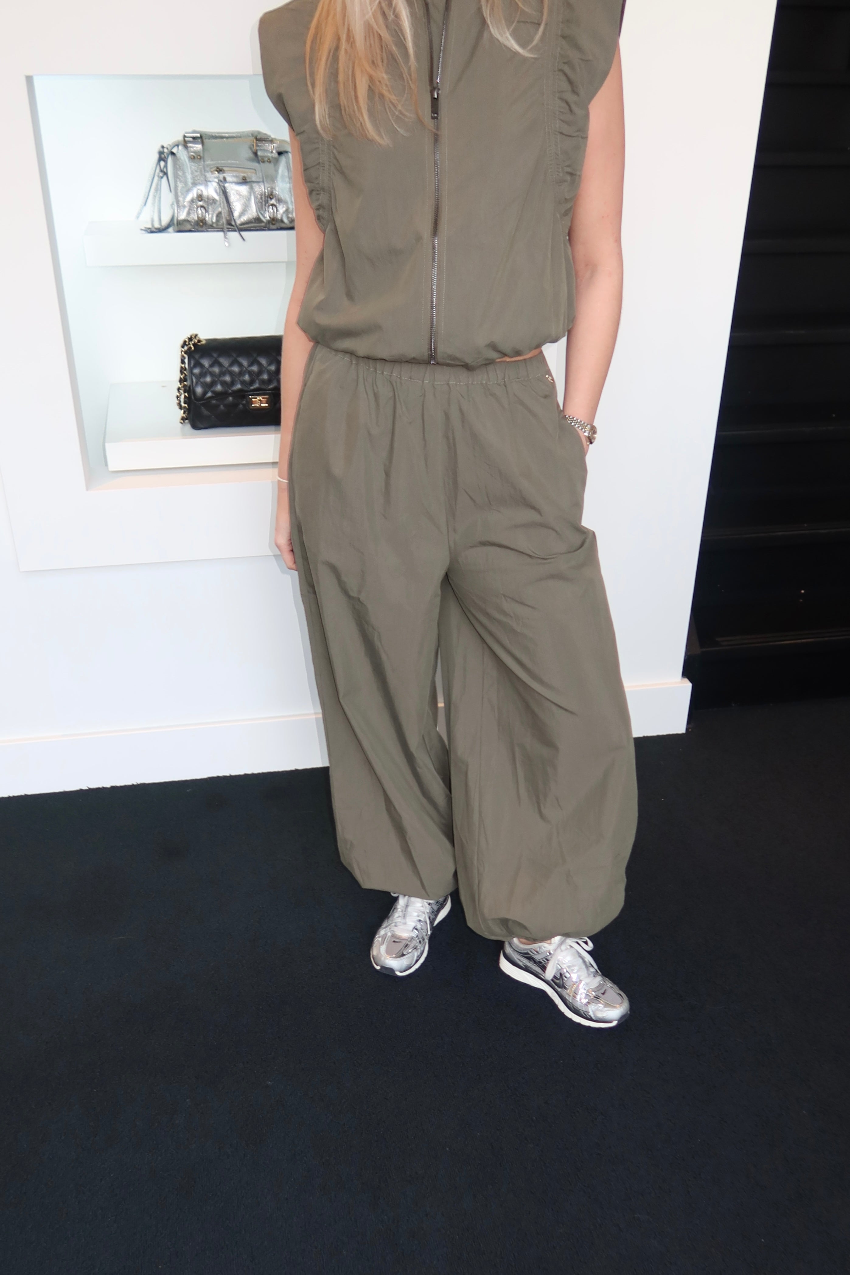 Parachute Olive Trouser