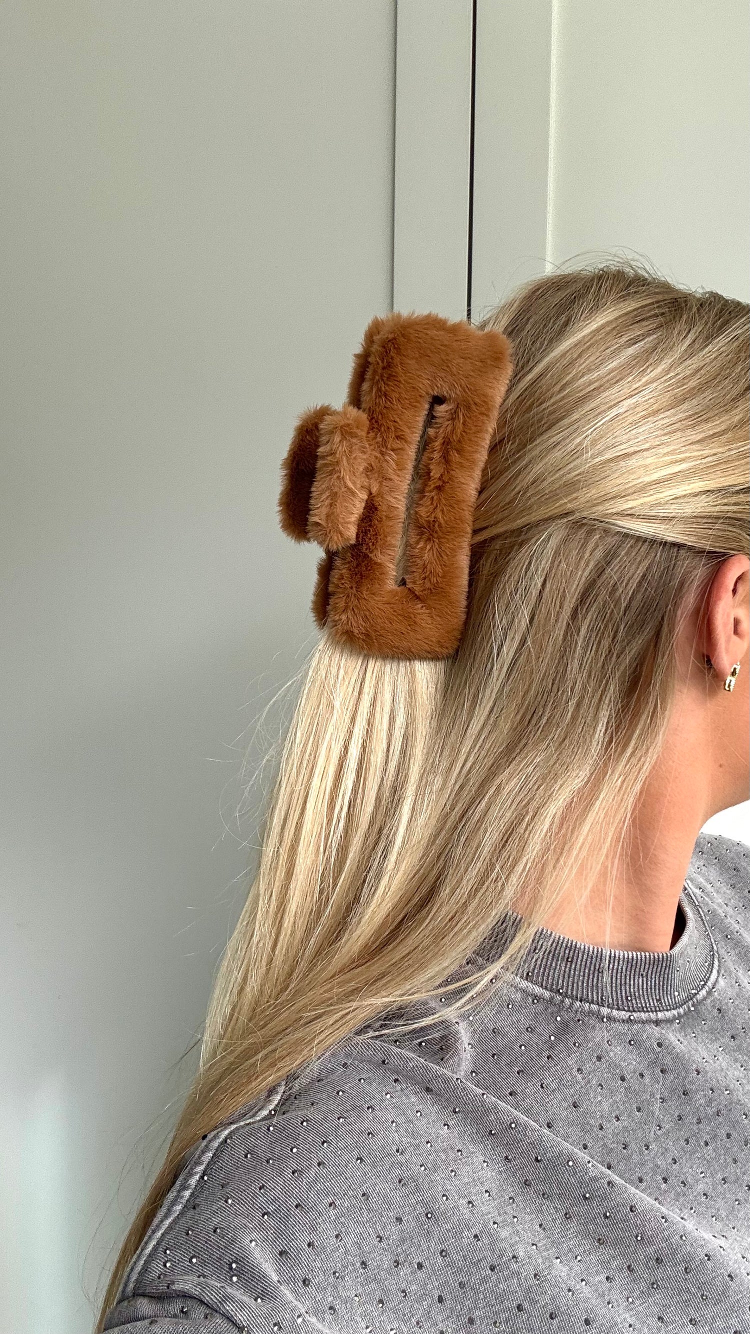 Haarclip Fluffy Brown