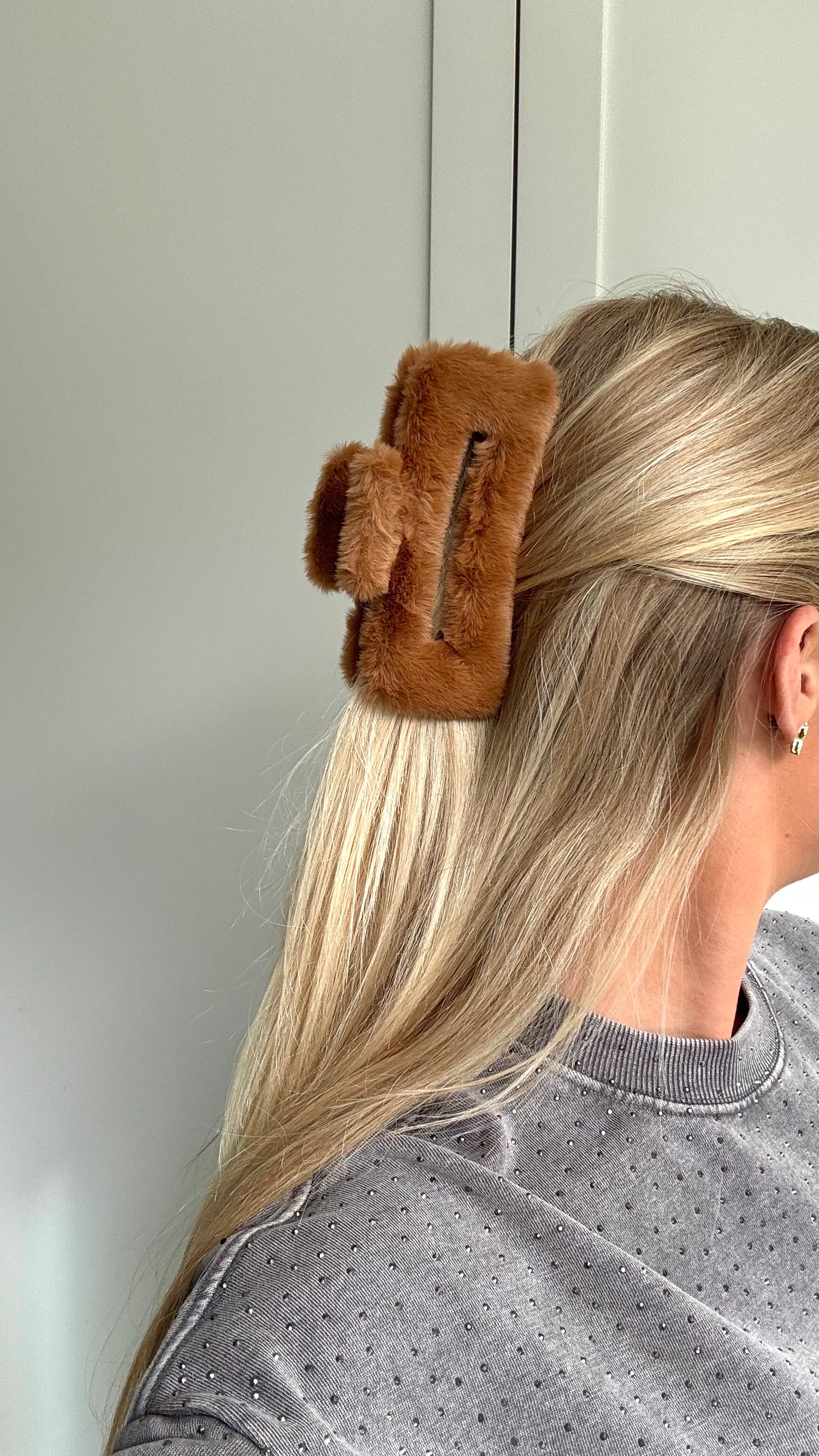 Haarclip Fluffy Brown