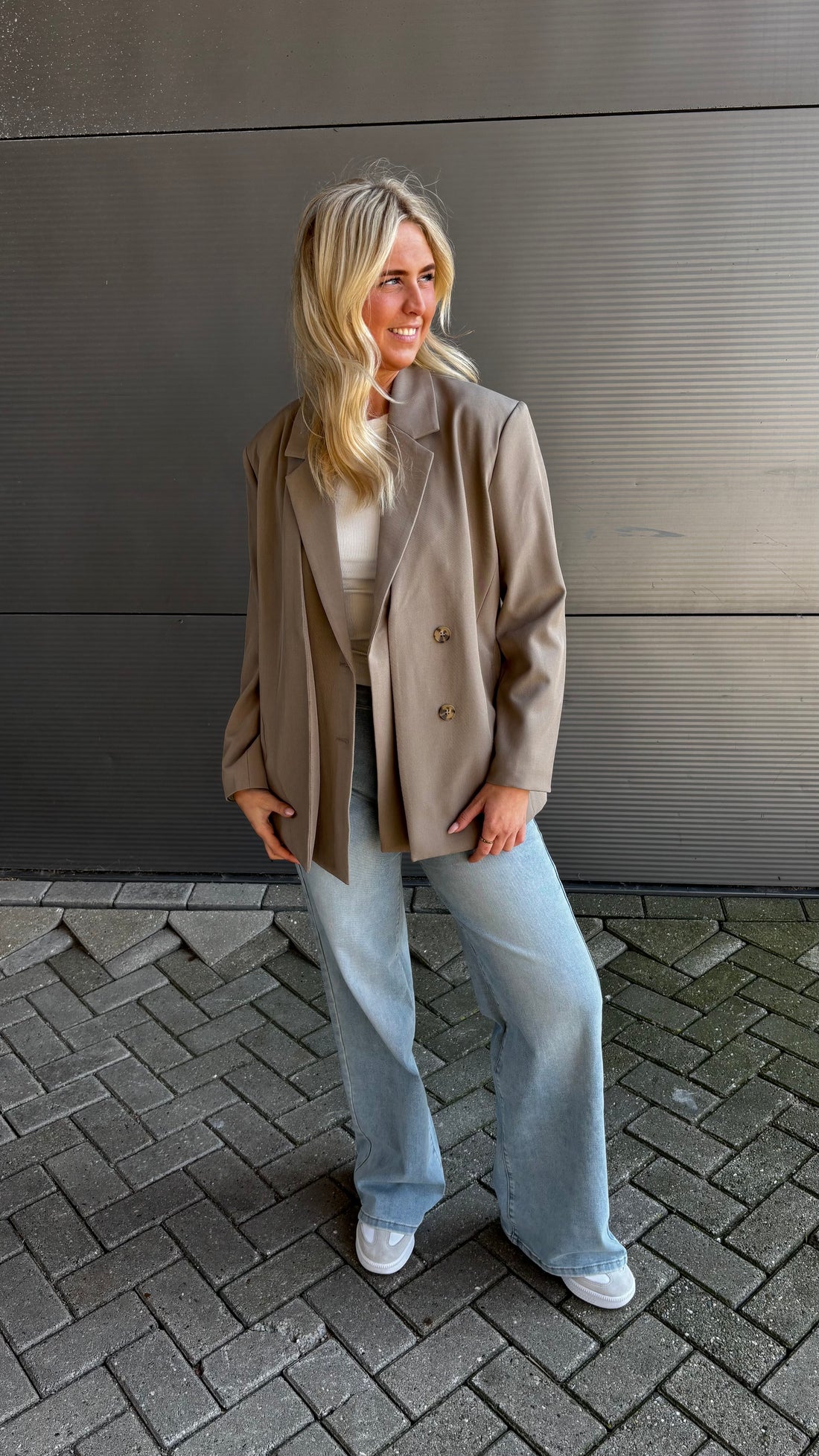 The Essential Blazer Taupe 24748
