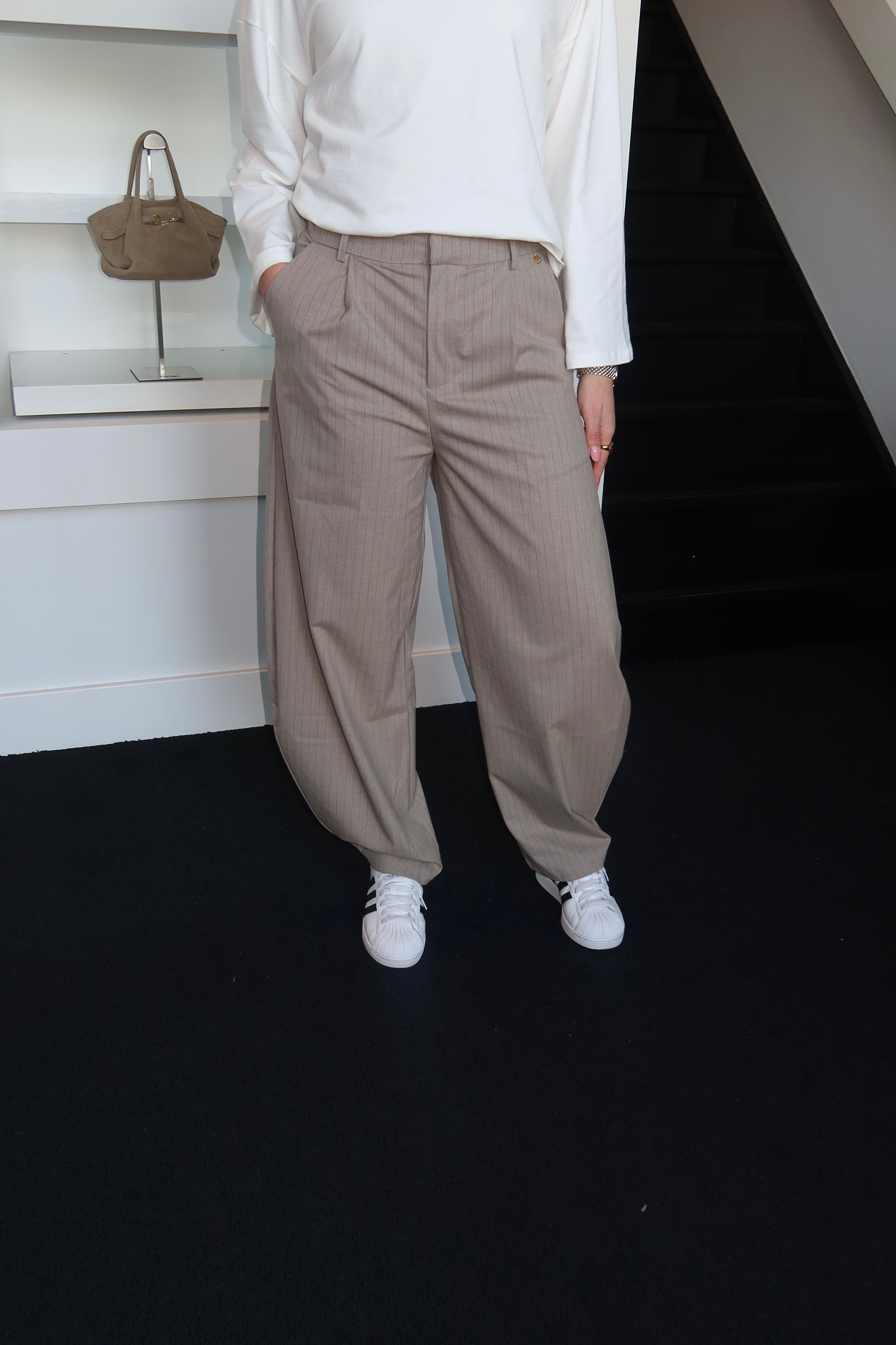 Nina Balloon Fit Pantalon Striped Coffee