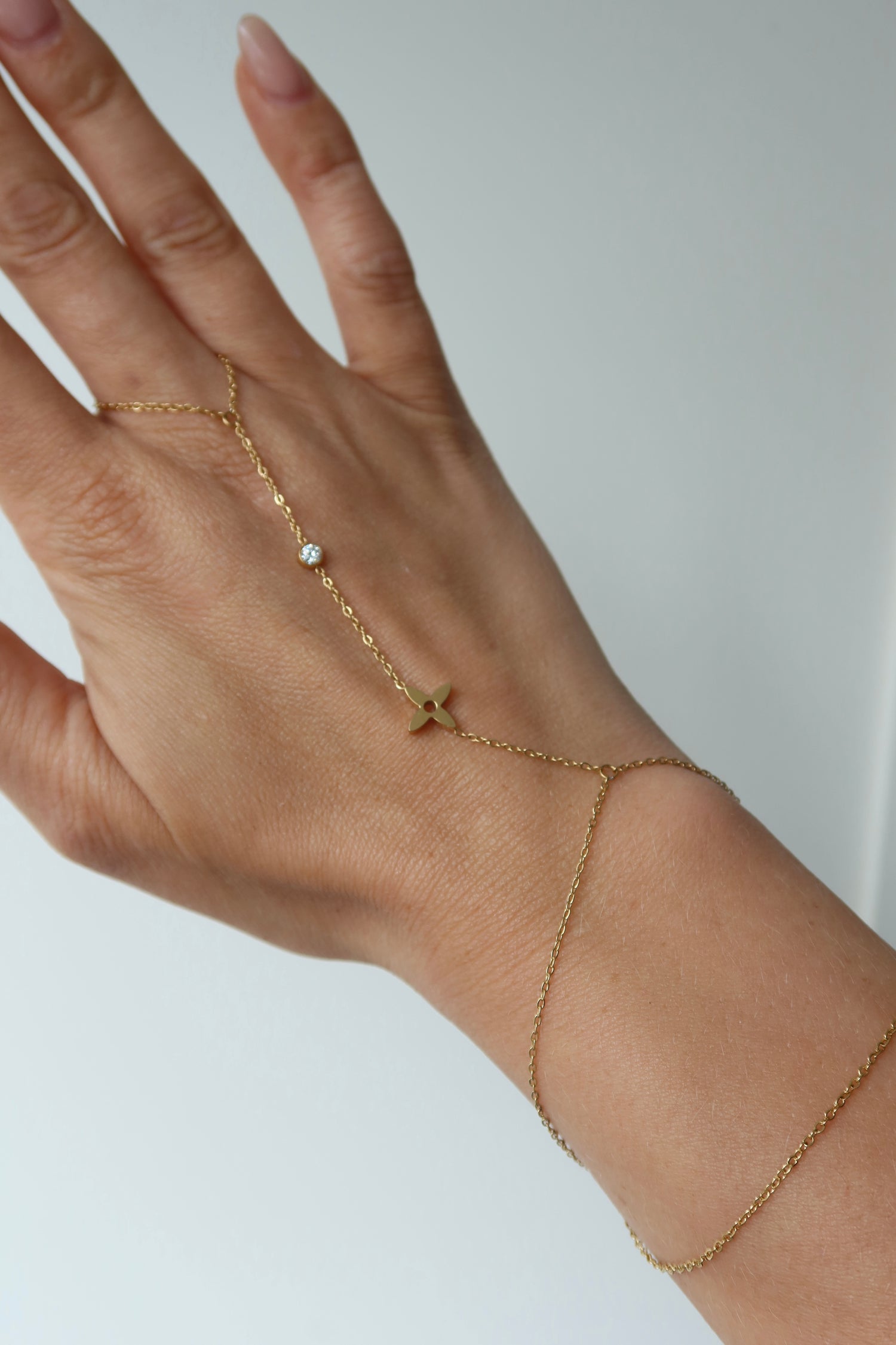 Hand Chain Golden Star