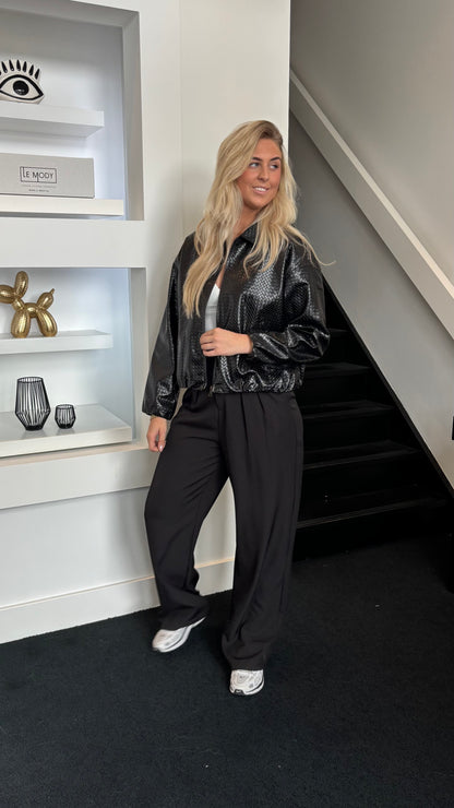 The Signature Row Bomber Black 8380