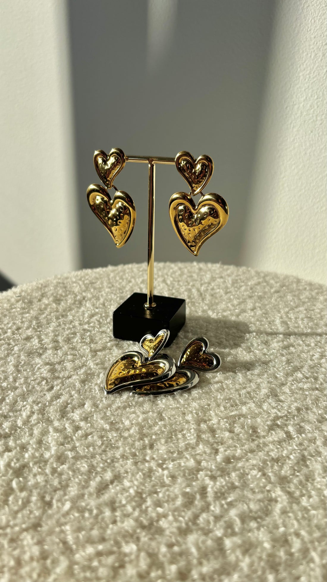 Printed Double Heart Earrings Gold