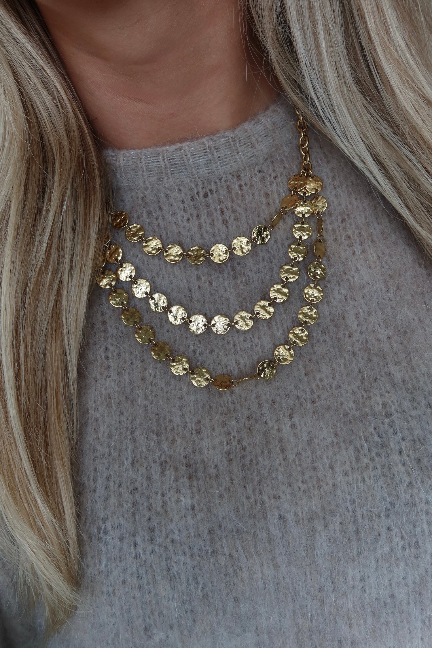 Triple Layered Necklace Gold