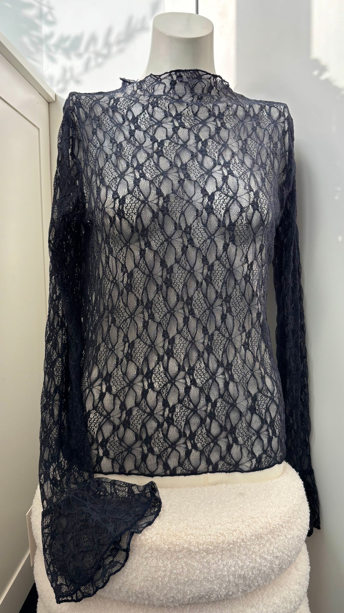 Macy Lace Top Navy 24219