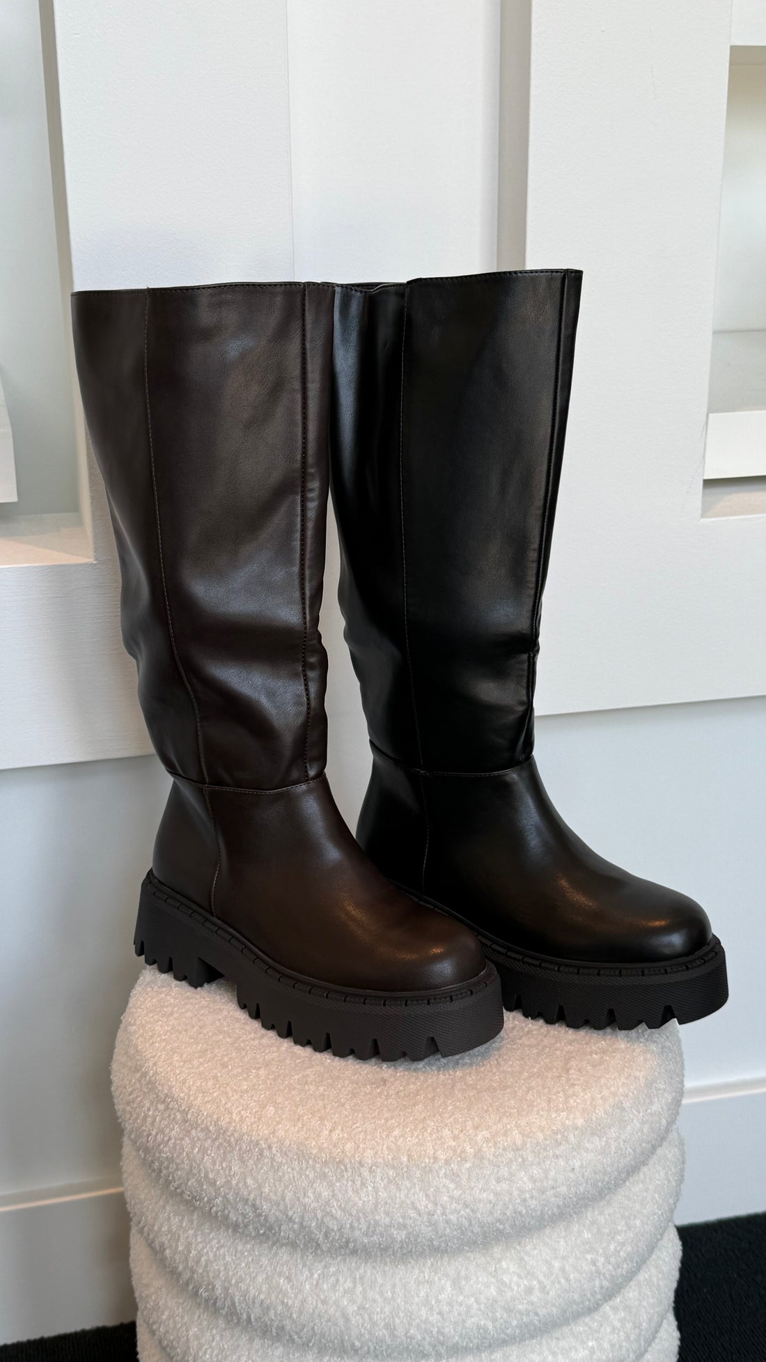 Statement Boots Brown