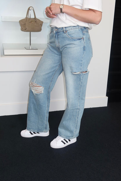 Ripped Mid-Rise Straight Leg Jeans 21423