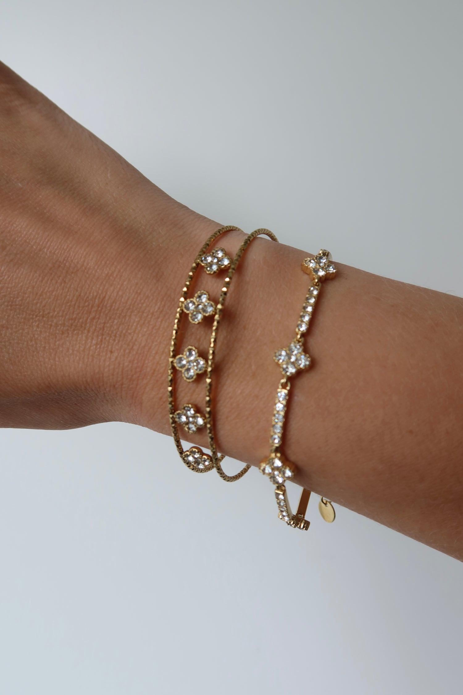 Classic Diamond Bangle Gold