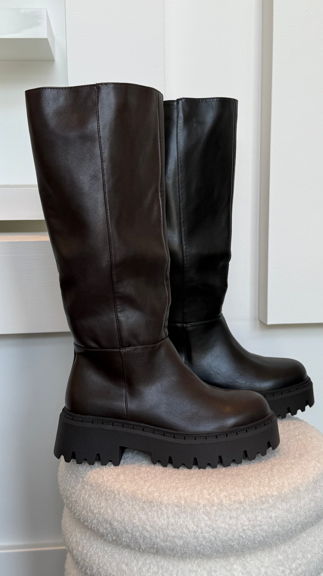 Statement Boots Brown