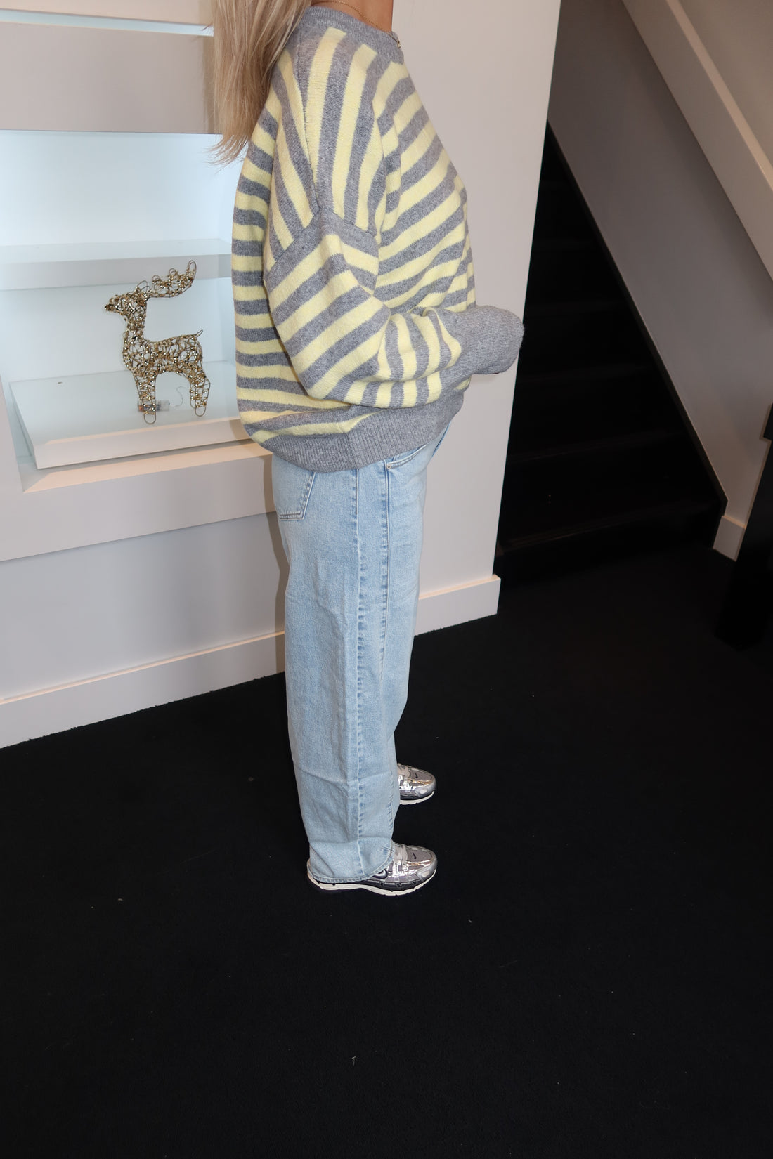 The Viral Mid Waist Barrel Jeans 3819