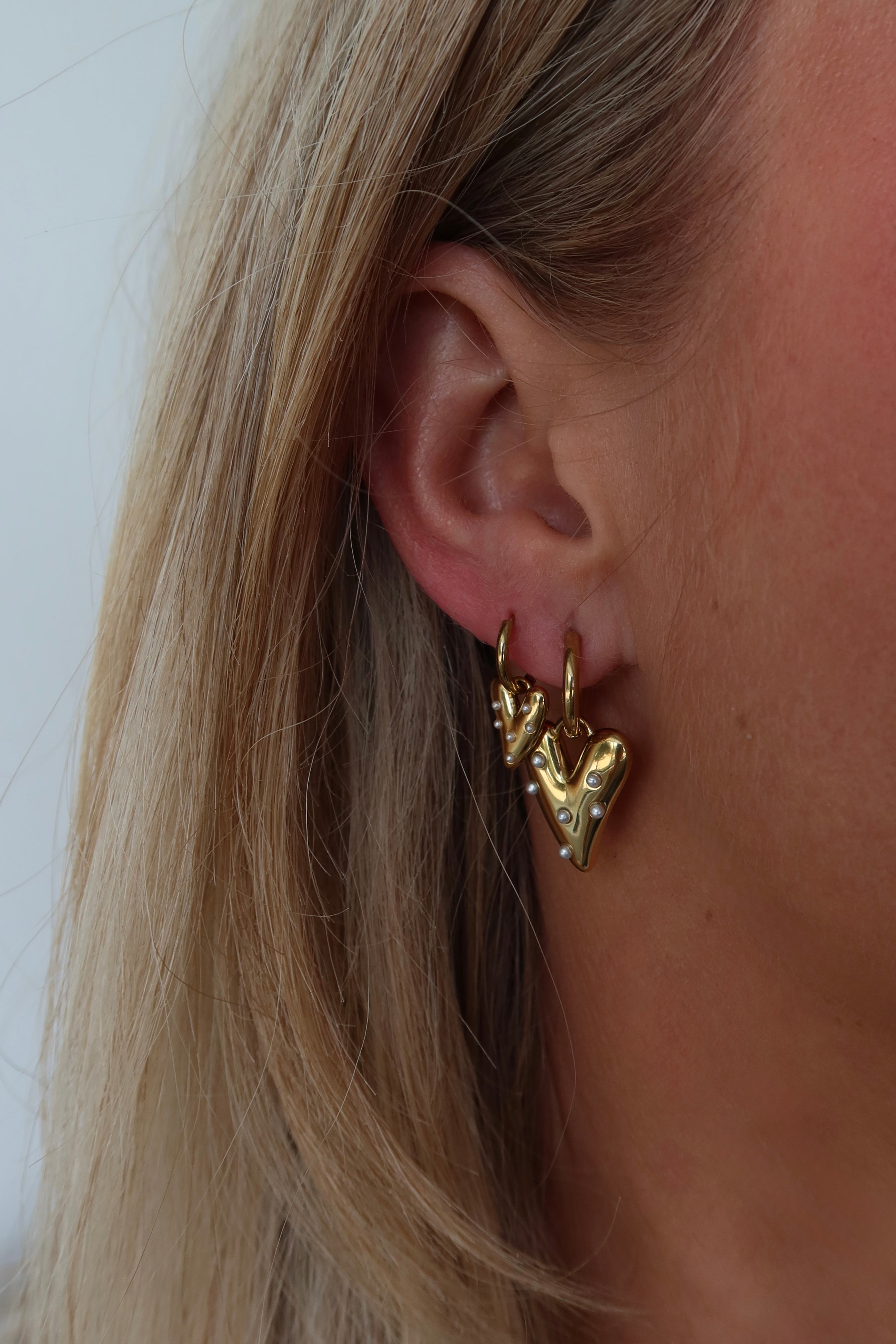 Pearl Heart Earrings Gold