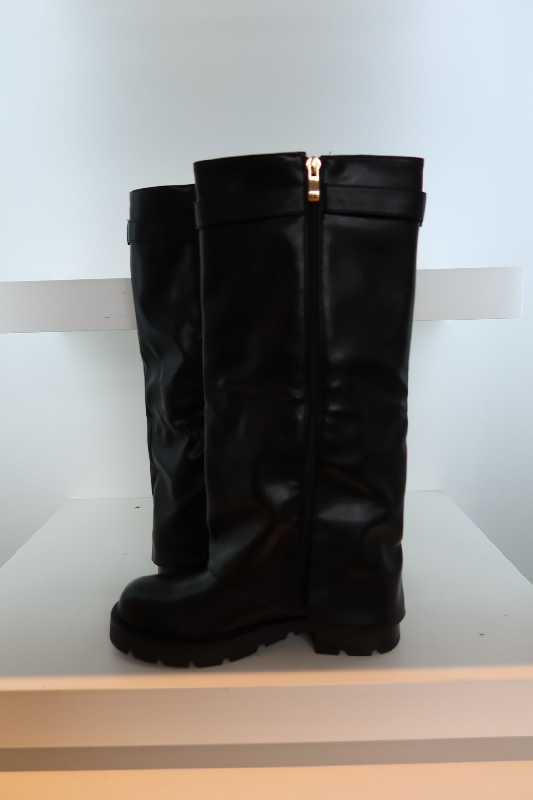 Statement Boots Black