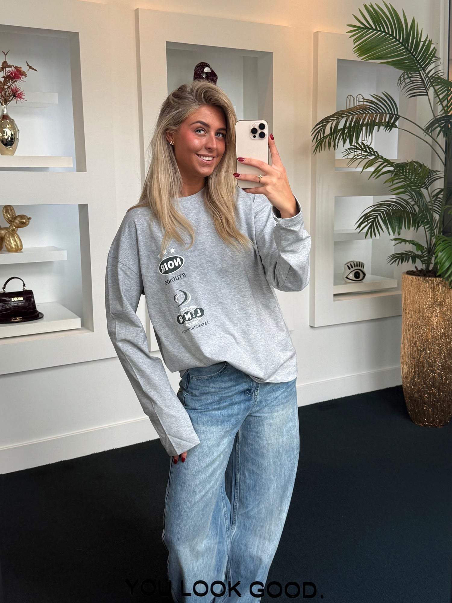 Noir Studio Longsleeve Grey