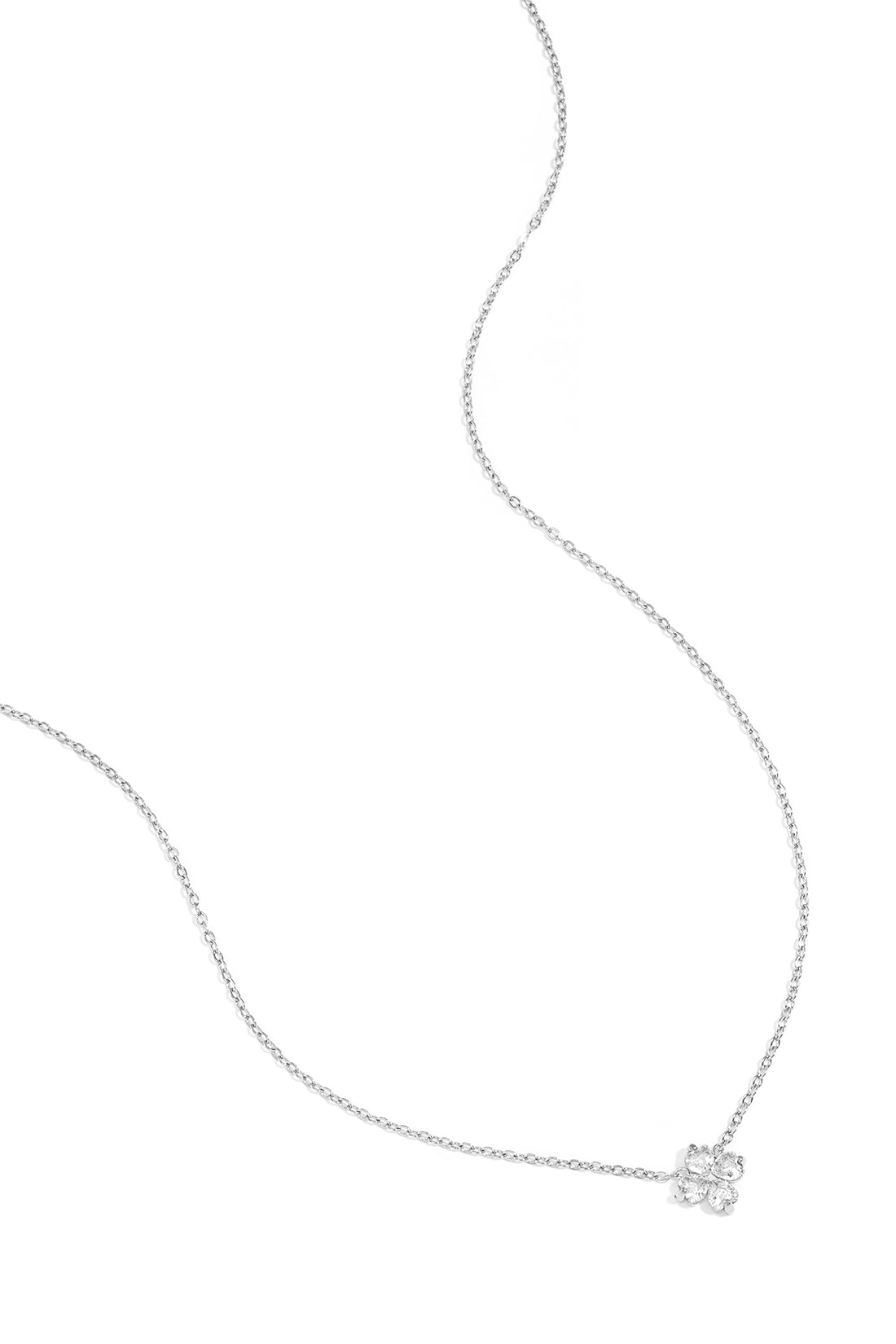 Necklace with clover decoration